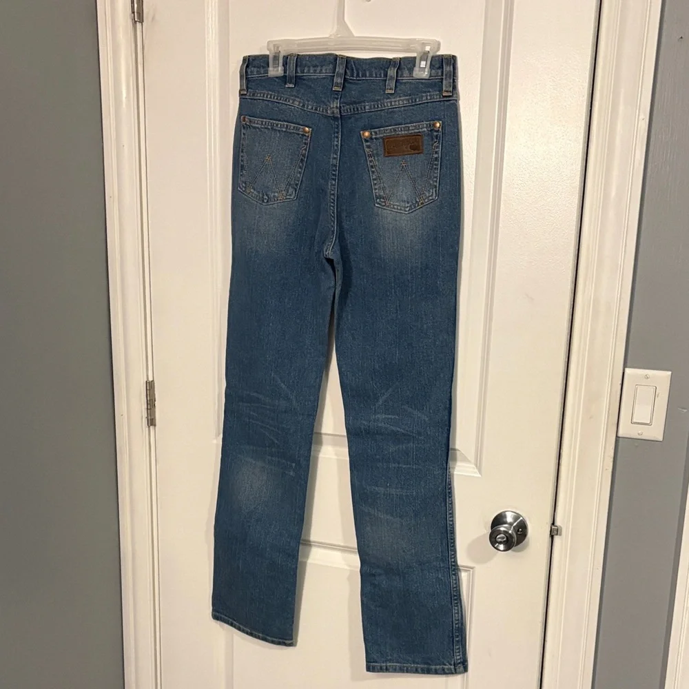 Straight Leg Wrangler Rooted Collection Jeans - Picture 4 of 8